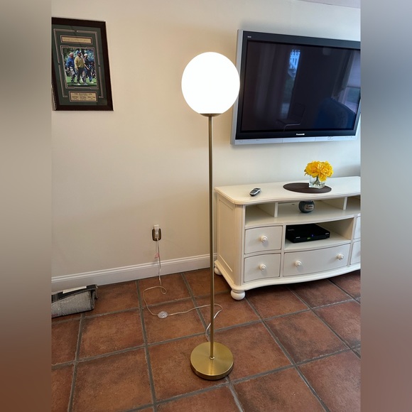 Lamp - Picture 3 of 4